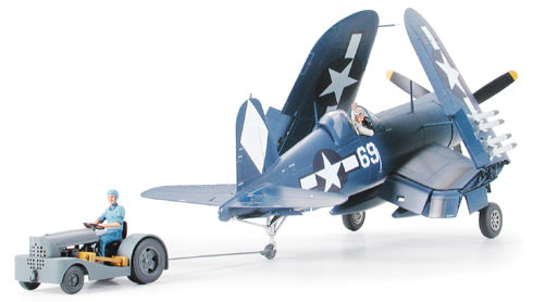 Vought F4U-1D Corsair with 'Moto-Tug' (Scale: 1/48)