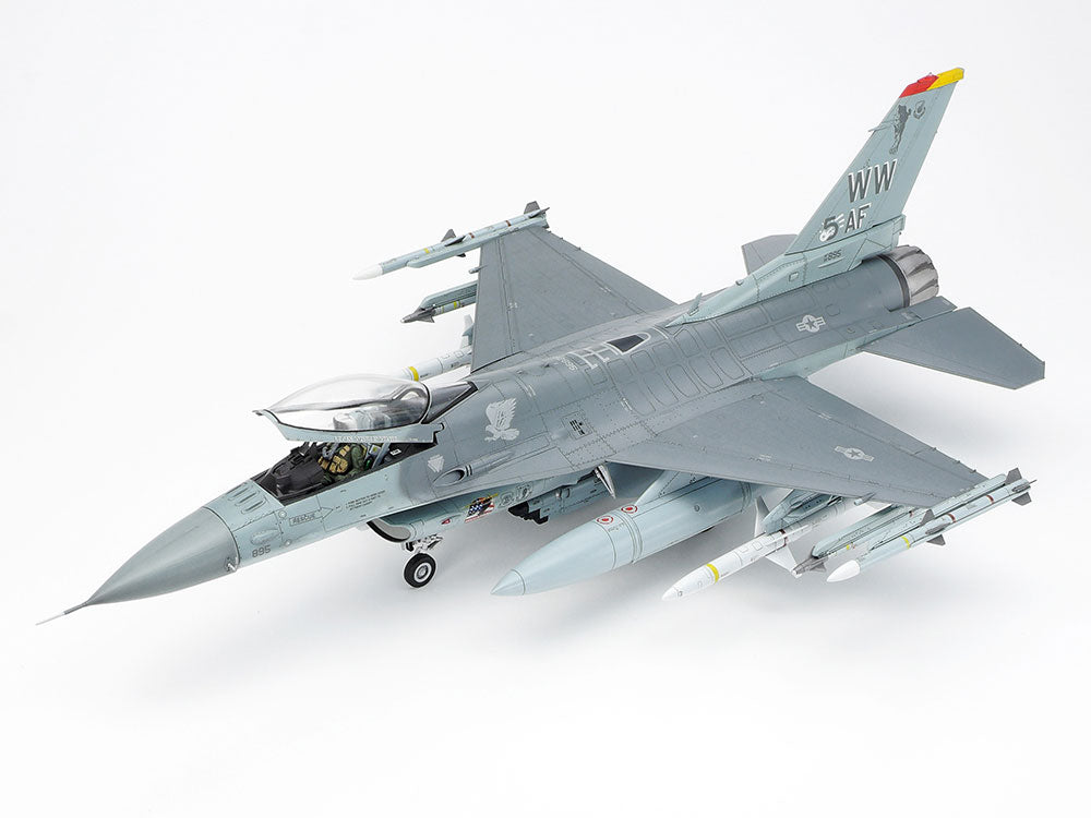 Lockeed Martin F-16C (Block 50) - Fighting Falcon (Scale: 1/48)